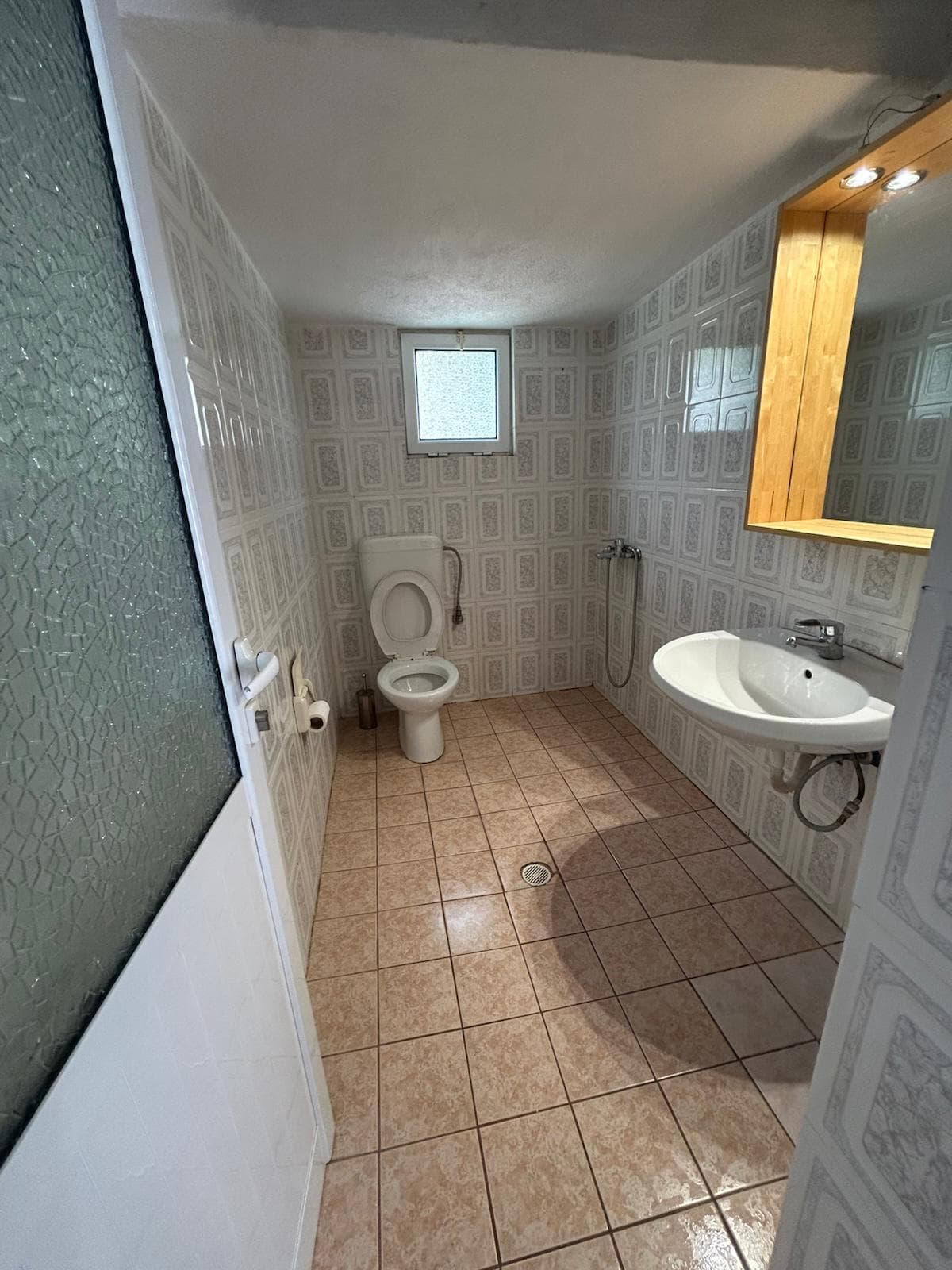 En-suite bathroom